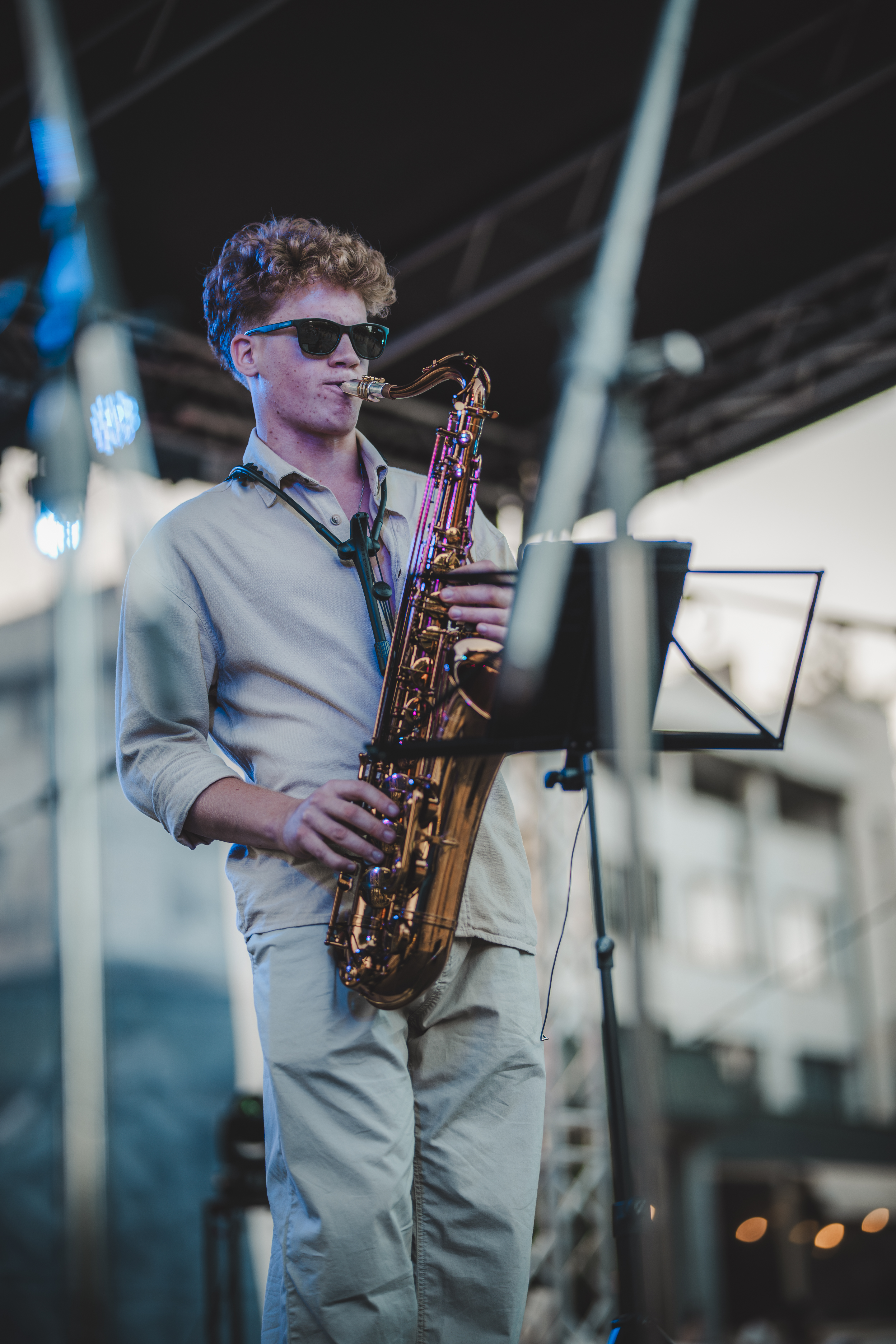 DAMISAXX playing saxophone
